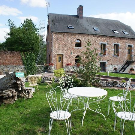 Bed and Breakfast Aux Logis De La Solre Ferrière-la-Petite Exterior foto