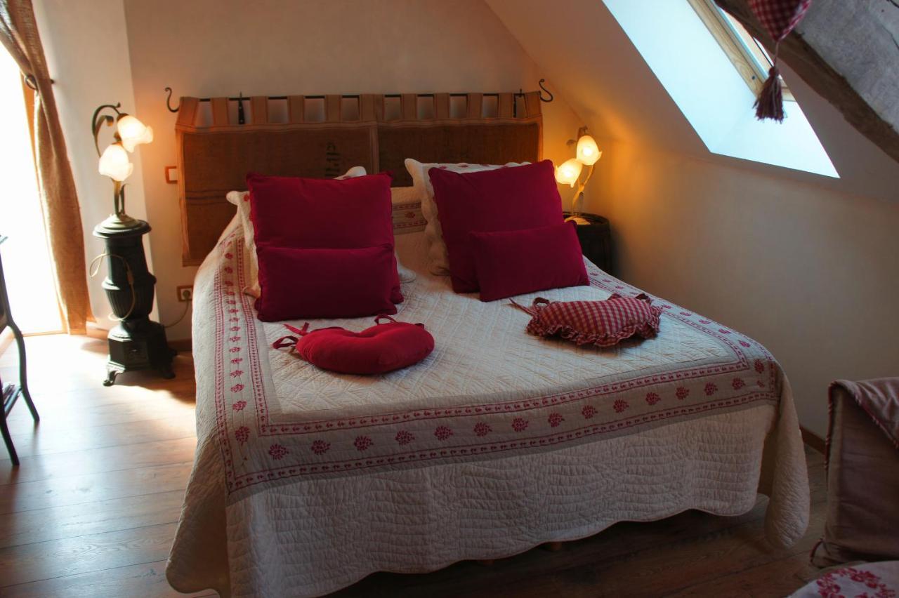 Bed and Breakfast Aux Logis De La Solre Ferrière-la-Petite Exterior foto