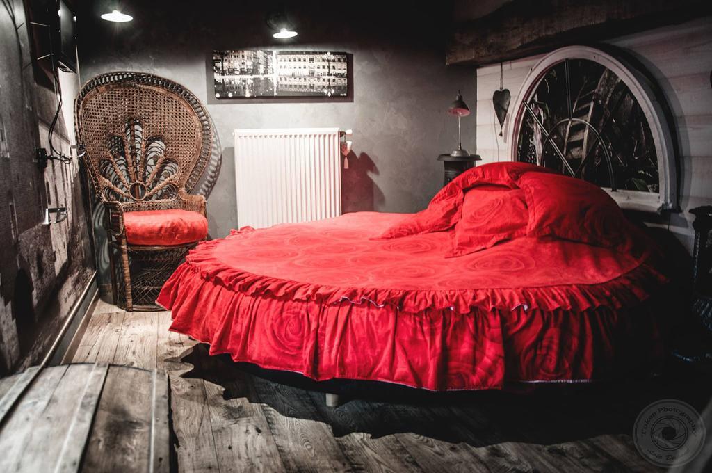 Bed and Breakfast Aux Logis De La Solre Ferrière-la-Petite Habitación foto