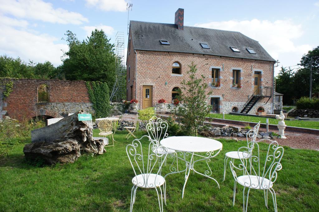 Bed and Breakfast Aux Logis De La Solre Ferrière-la-Petite Exterior foto
