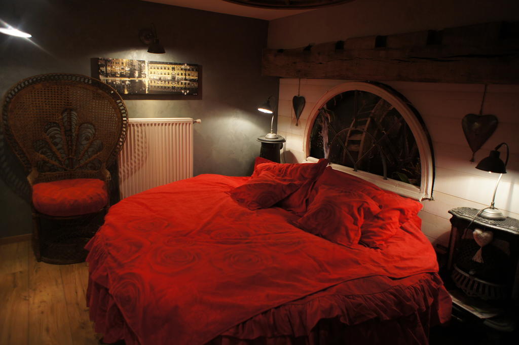 Bed and Breakfast Aux Logis De La Solre Ferrière-la-Petite Habitación foto